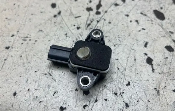 Audi A3 S3 8P Airbag deployment crash/impact sensor 8P0955557
