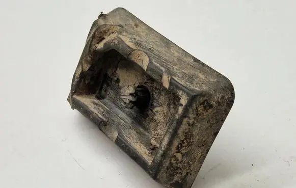 BMW 5 E39 Jacking socket point 7001650