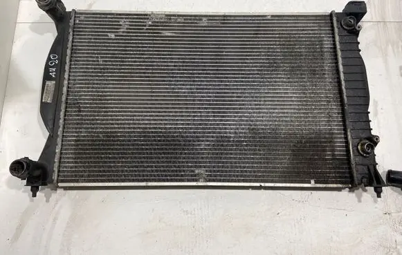 Audi A4 S4 B7 8E 8H Coolant radiator 8E0121251L