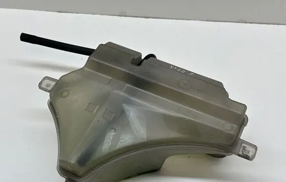 Mazda 6 Coolant expansion tank/reservoir SH0115350