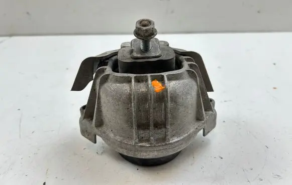 BMW 3 E92 E93 Engine mount bracket 6773744 677374402