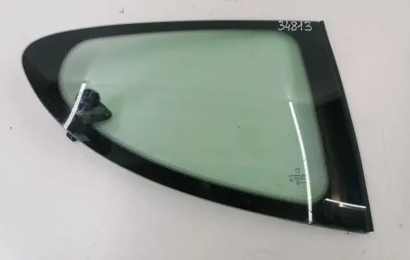 Peugeot 207 Side middle window/glass E243R000464