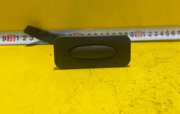 Renault Scenic III - Grand scenic III Tailgate opening switch 8200076256