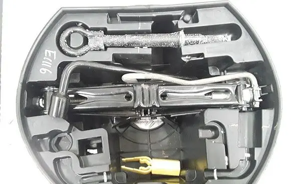 Peugeot 2008 I Tool set 9649243380