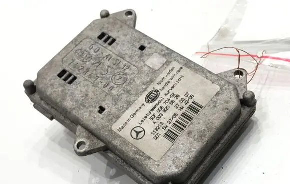Mercedes-Benz GL X164 Voltage converter/converter module A0038205826