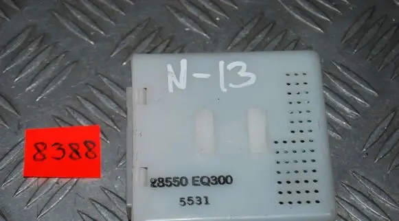 Nissan X-Trail T30 Door central lock control unit/module 28550EQ300