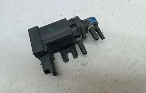 Citroen DS5 Turbo solenoid valve 9801887680 6493464