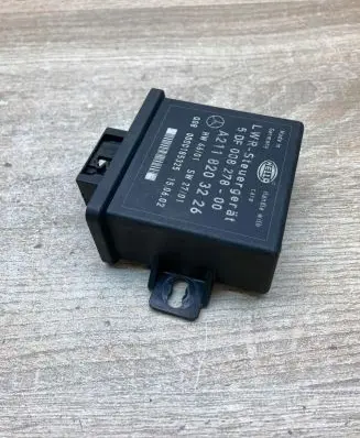 Mercedes-Benz E W211 Light module LCM A2118203226 5DF00827800