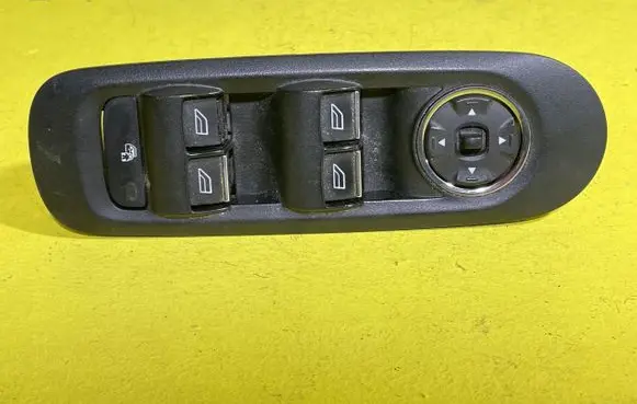 Ford Galaxy Tailgate/trunk/boot open switch 138KM