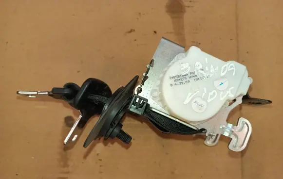 Peugeot 5008 Middle seatbelt (rear) 34058194A