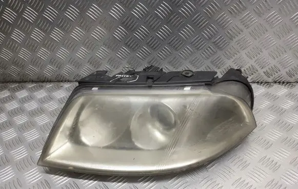 Volkswagen PASSAT B5.5 Headlight/headlamp 3B0941015AN