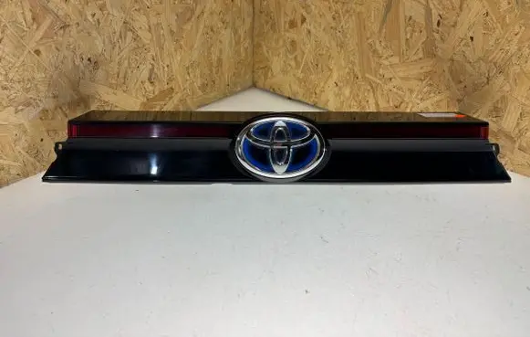 Toyota Yaris Cross Tailgate rear/tail lights 58010D760 MI10282