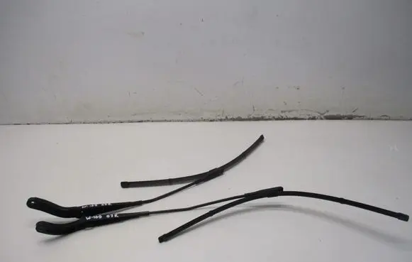 Mercedes-Benz A W169 Front wiper blade arm