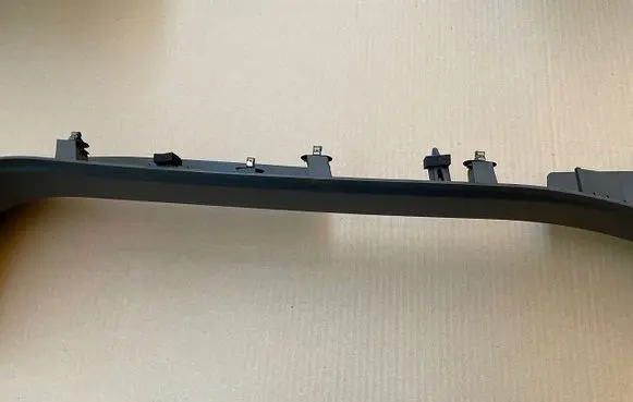 Foot area side trim