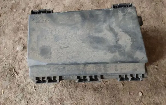 Opel Astra H Fuse module 01534921