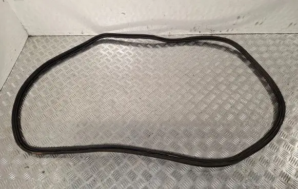 Loading door rubber seal (on body)
