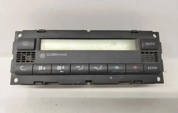 Volkswagen PASSAT B5 Climate control unit