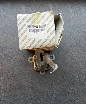 Fiat Grande Punto Engine bonnet/hood lock/catch 0051913761 53773