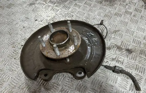 Opel Zafira C Rear wheel hub