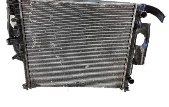 Mercedes-Benz ML W163 Coolant radiator A1635002704 1005583 1135105