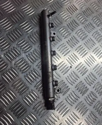 Opel Vivaro Fuel main line pipe 8201044829 1420800557 175216420R