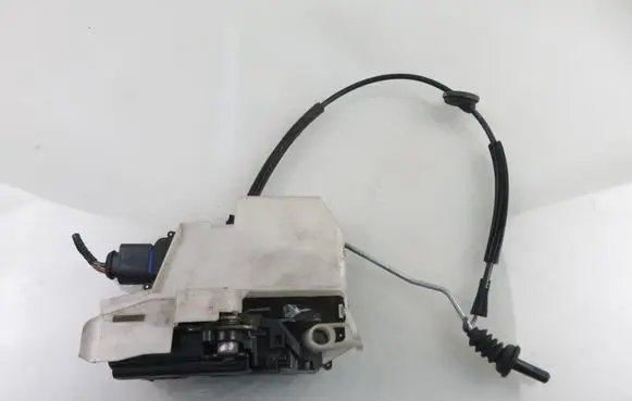 Volkswagen PASSAT B5.5 Front door lock 