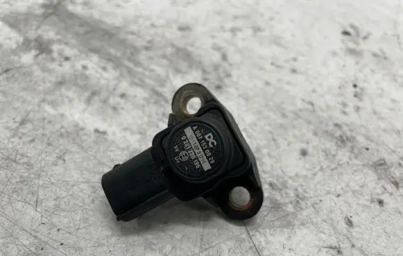 Mercedes-Benz E W212 Air pressure sensor A0071530028 0261230196
