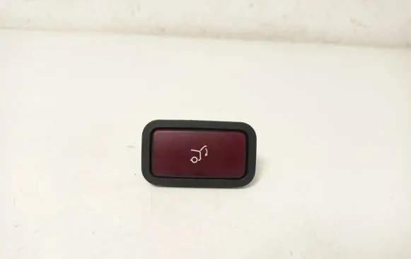 Mercedes-Benz C W204 Tailgate/boot open switch button A2118219551