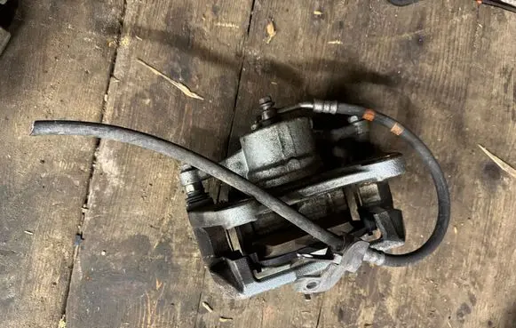 Hyundai Ioniq 5 Front brake caliper 18R