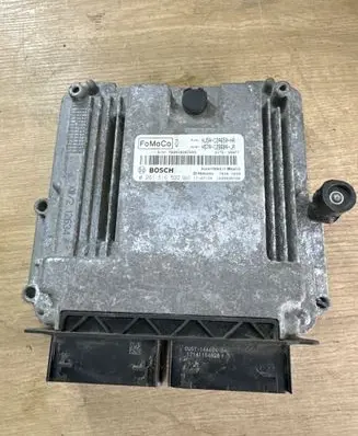Ford Escape III Engine control unit/module 1039s95706 0261S16522 HS7A12B684JA