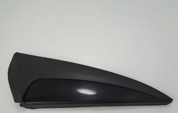 Rear fender molding trim
