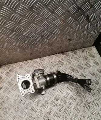 Toyota Auris E180 Throttle valve 261000n030