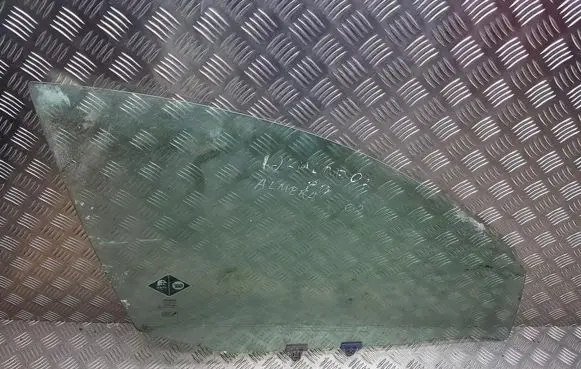 Nissan Almera N16 Front door window glass four-door