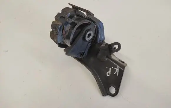 Toyota Avensis T250 Engine mount bracket