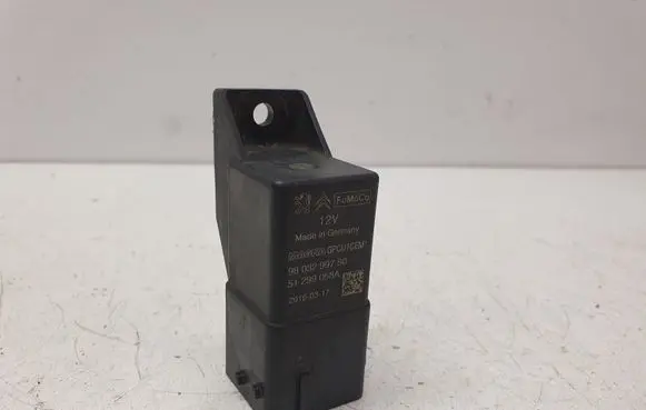 Ford Mondeo MK V Glow plug pre-heat relay 9803299780 51299058A