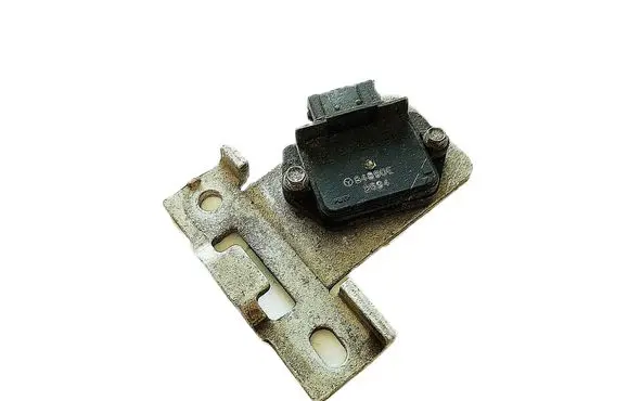 Opel Corsa B Ignition amplifier control unit 90243618