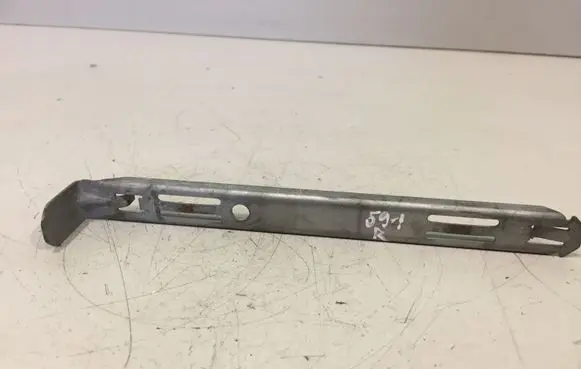 Volvo XC90 Headlight/headlamp mounting bracket 8637182 89028052