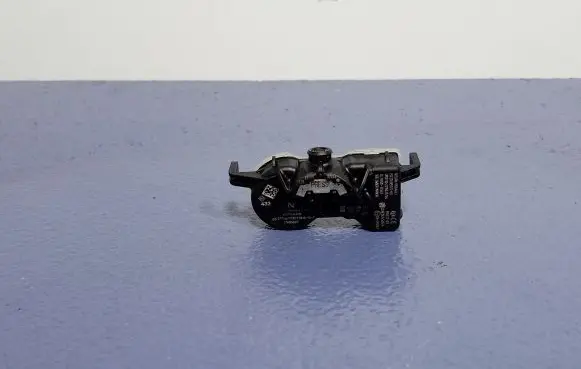 Nissan Qashqai Tire pressure sensor 4070040B0B