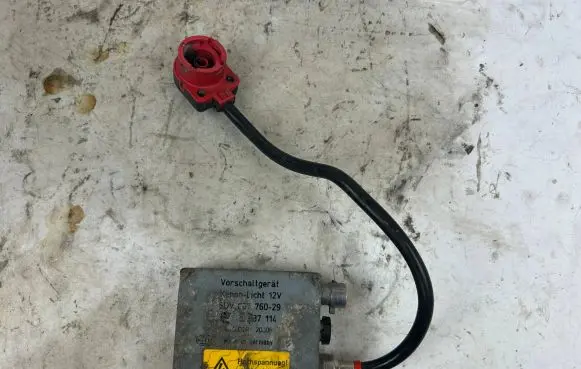 BMW M5 Headlight ballast module Xenon 8387114 5DV00776029