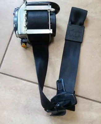 Audi A3 S3 8P Front seatbelt 8P7857705A NE68141