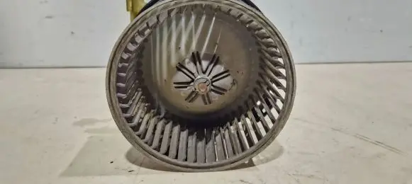 Mitsubishi Carisma Heater fan/blower 0130111191
