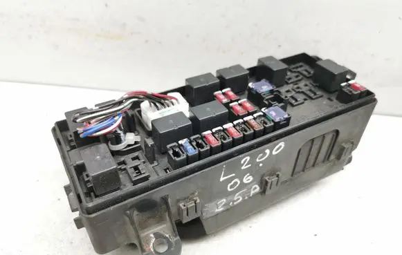 Mitsubishi L200 Fuse module