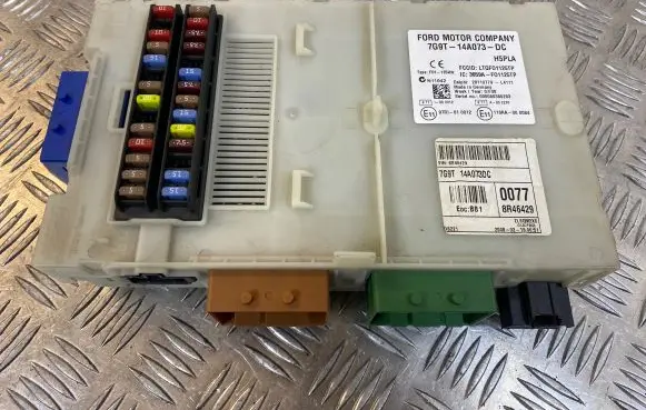 Ford Mondeo MK IV Fuse module 7G9T14A073DC 28110779 LTQF01125TP
