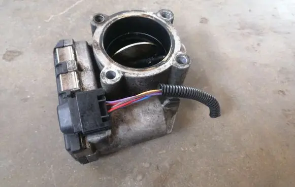 Mercedes-Benz E W211 Throttle valve A6420900070 0281002678