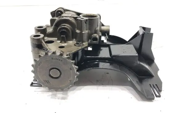 Nissan Qashqai Oil pump 8200345757