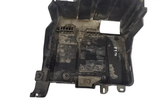 Renault Scenic II - Grand scenic II Battery tray 8200467409