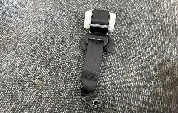 Volkswagen Polo V 6R Rear seatbelt 6C0857805 30252498 2Z169076