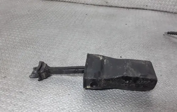 Seat Ibiza IV (6J,6P) Rear door check strap stopper