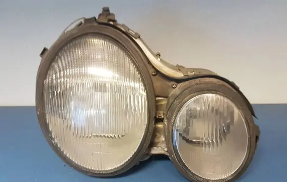 Mercedes-Benz E W210 Headlight/headlamp 144870