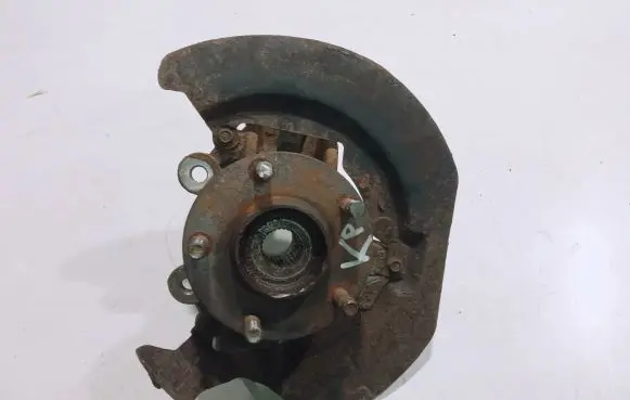 Mazda 3 I Front wheel hub
